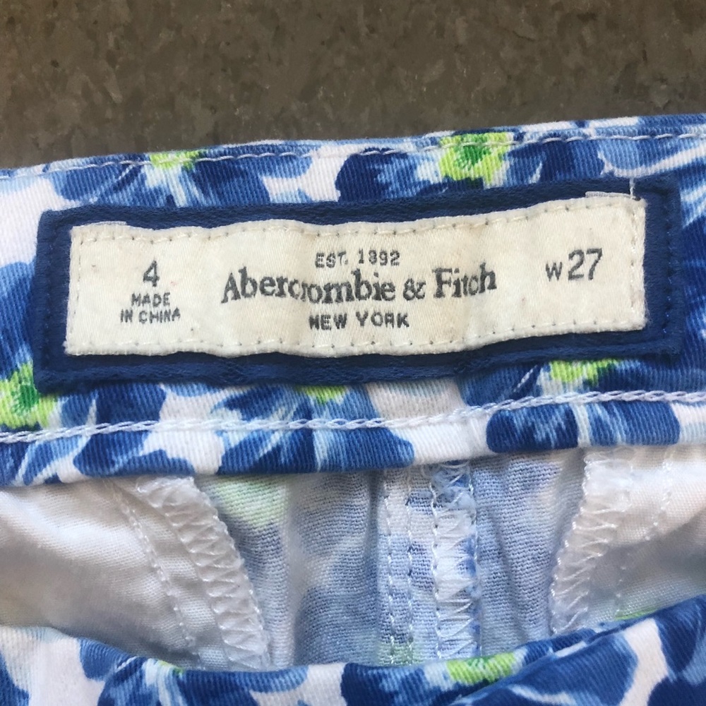 Flower pattern Abercrombie shorts - Picture 3 of 4